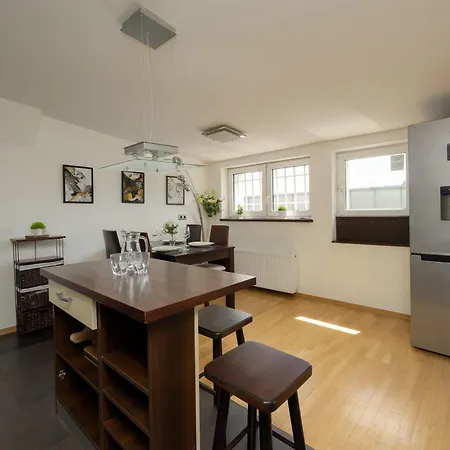Apartment Spacious Two-bedroom In The Centre By Renters *