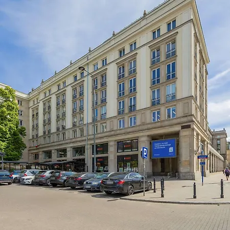 Spacious Two-bedroom In The Centre By Renters Appartement Varsovie